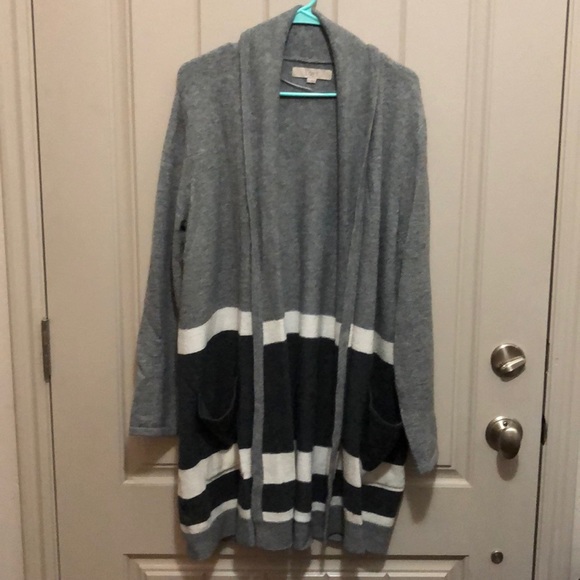 LOFT Sweaters - Large Tunic Length Loft Sweater LOFT Sweaters - Large Tunic Length Loft Sweater